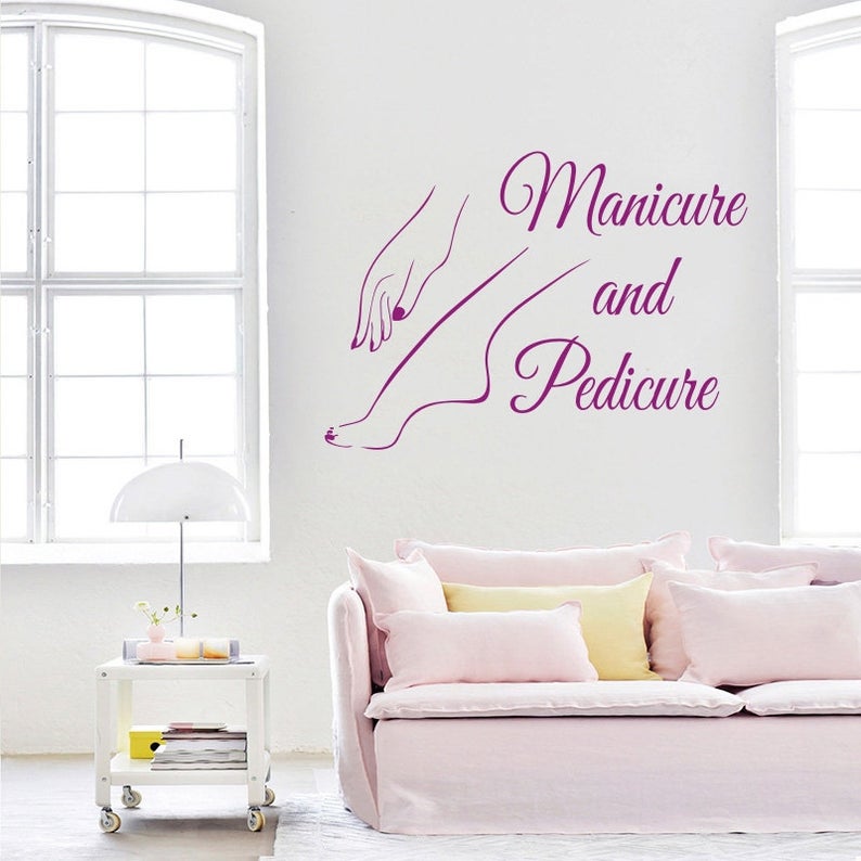 صالون تجميل مانيكير باديكير صا - مراجعة Interior Design Nail Salon وسعره